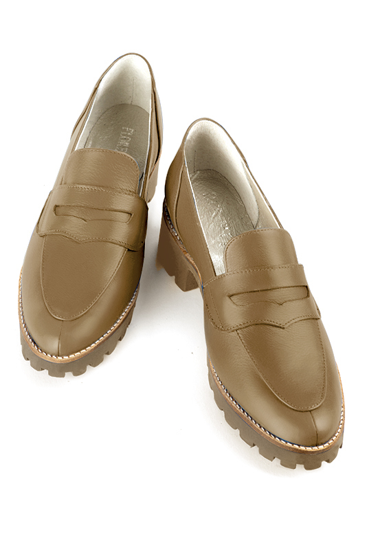 Camel beige women's casual loafers. Round toe. Low rubber soles. Top view - Florence KOOIJMAN